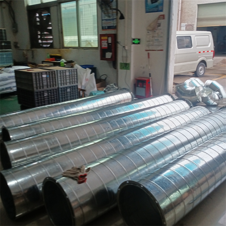 白鐵（tiě）皮通風管道加工（gōng） 油煙管道安裝 除塵排煙管道 鍍鋅（xīn）螺旋風管批發（fā）