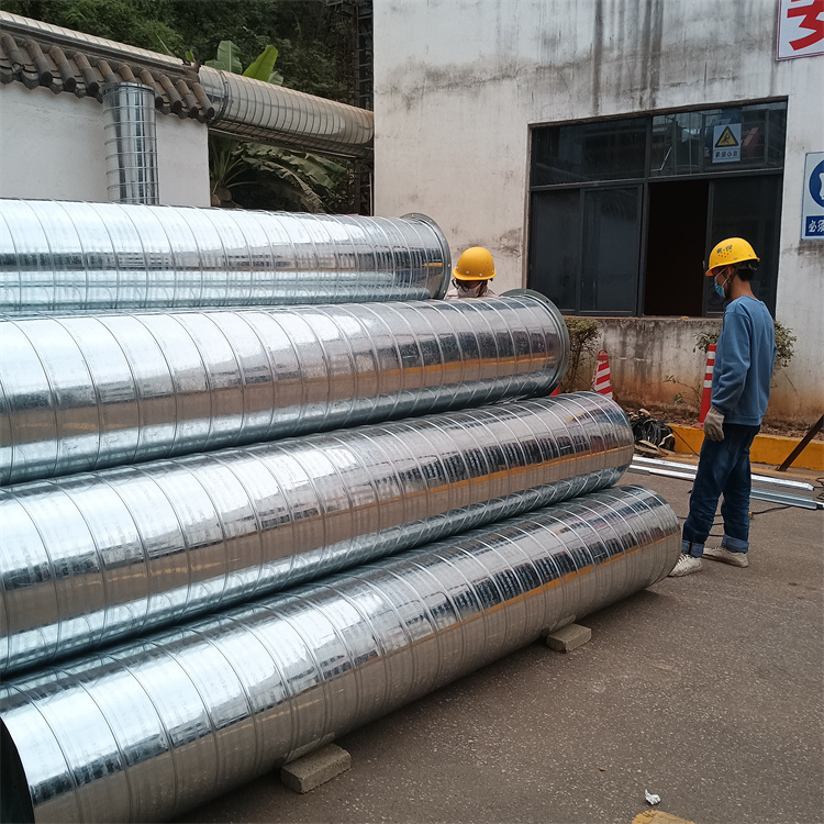 白鐵皮排煙管道加工 鍍鋅風管安裝 螺旋管加工車間 廢（fèi）氣（qì）管道安裝廠家